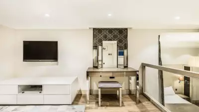 London Airbnb: BEAUFORT PLACE, KNIGHTSBRIDGE