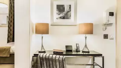 London Airbnb: BEAUFORT PLACE, KNIGHTSBRIDGE