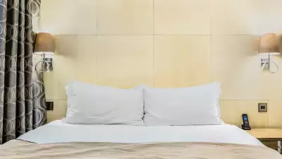 London Airbnb: BEAUFORT PLACE, KNIGHTSBRIDGE