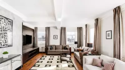 London Airbnb: THE RUBY RESIDENCE, Kensington