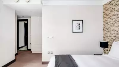 London Airbnb: THE RUBY RESIDENCE, Kensington