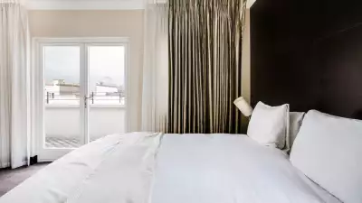London Airbnb: THE RUBY RESIDENCE, Kensington