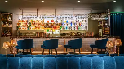 St James Bar at the Hotel Sofitel