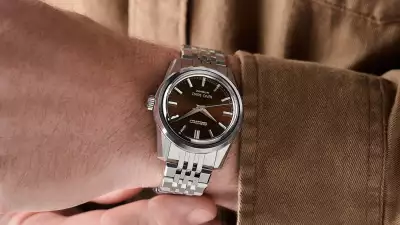 King Seiko SPB285J1 in dark red dial