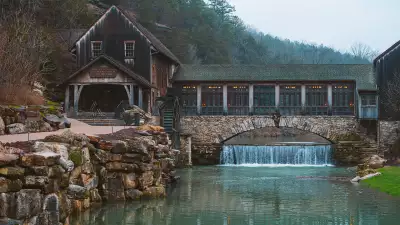 Dogwood Canyon Nature Park in Ozark