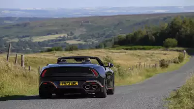 Aston Martin Vanquish Volante