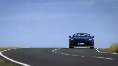 Aston Martin Vanquish Volante