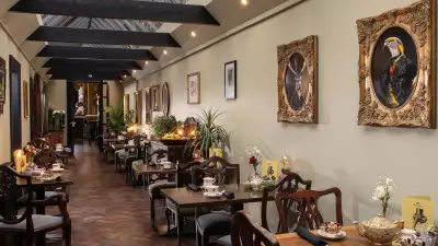 The breakfast conservatory