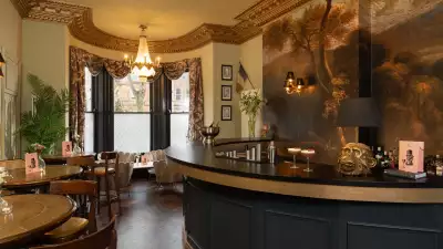 Napoleon's Nose bar