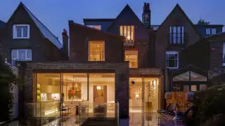 London Airbnb: Villa, Barnes