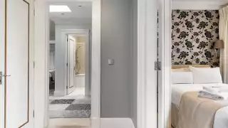 London Airbnb: HYDE PARK SUITE