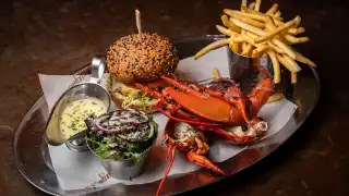 Burger & Lobster