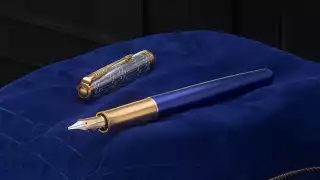 Parker Sonnet Special Queen’s Jubilee 2022 Special Edition Fountain Pen from Pen Heaven