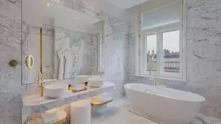 Elisabeth Bridge Suite Bathroom