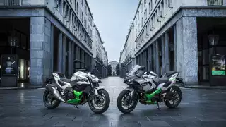 Kawasaki Ninja 7 Hybrid and Z7 Hybrid