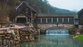 Dogwood Canyon Nature Park in Ozark