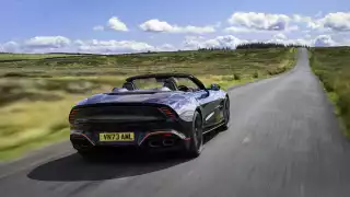 Aston Martin Vanquish Volante