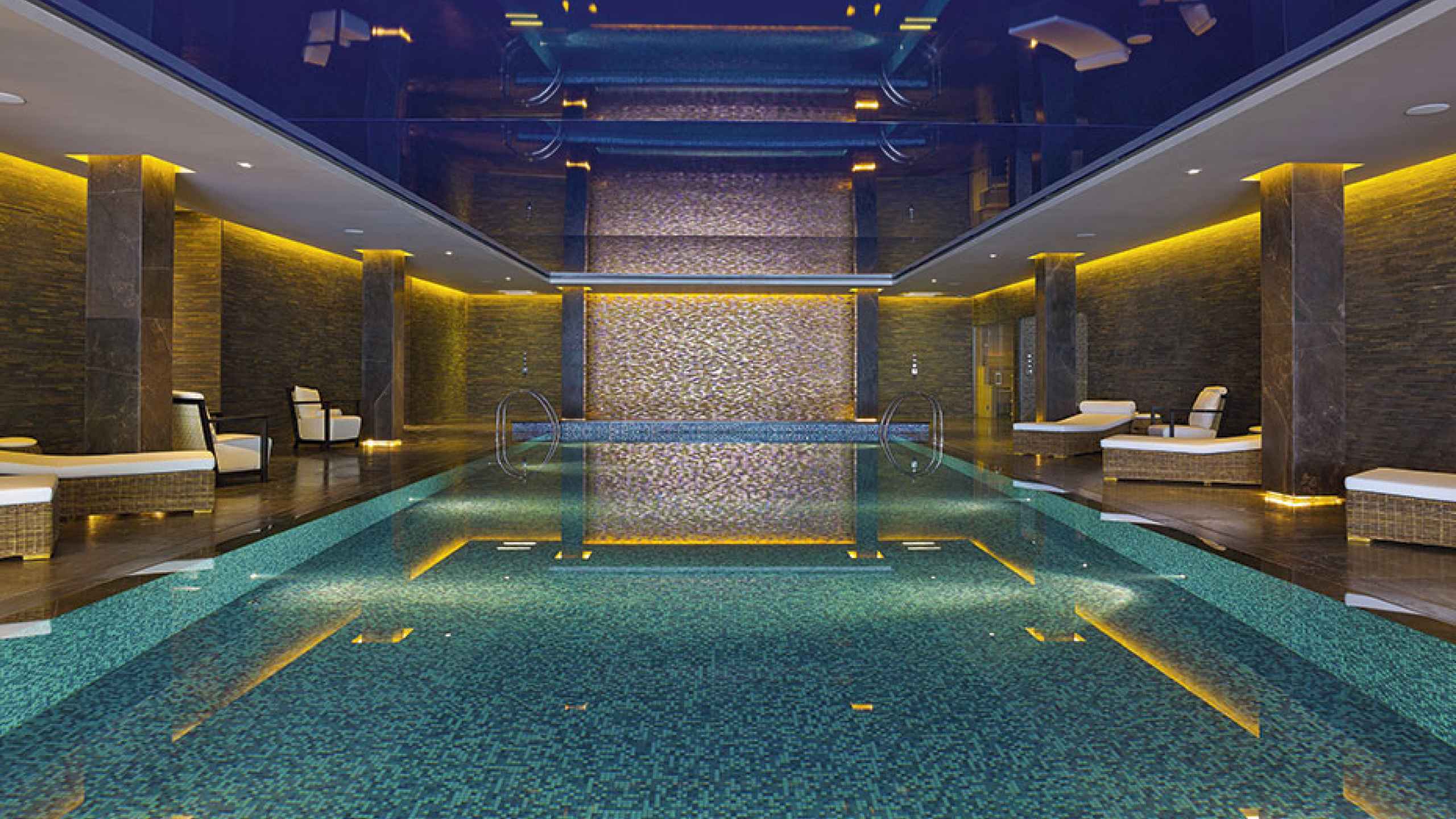 London apartments with pools Square Mile