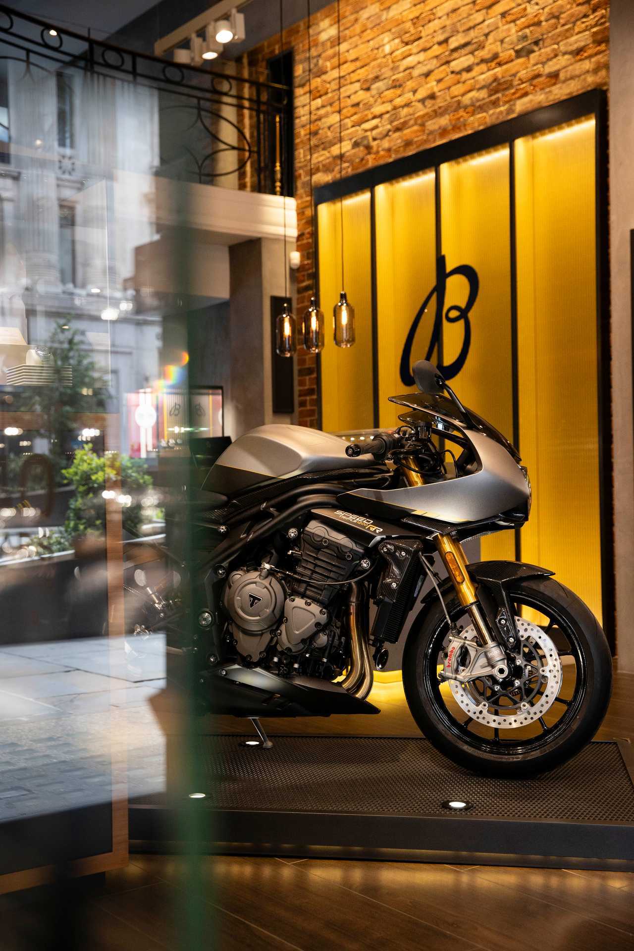 Triumph Speed Triple RR x Breitling Limited