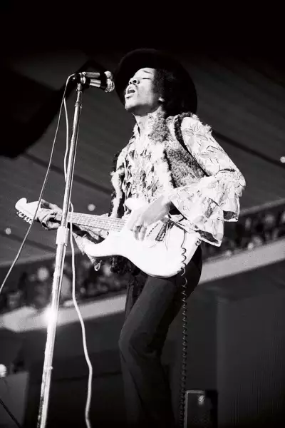 Hey singer man