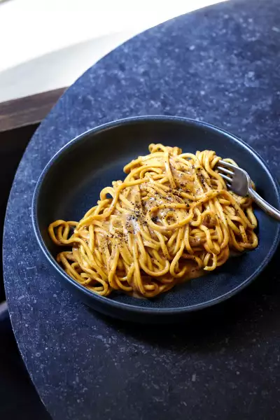 Brown crab cacio e pepe &ndash; Manteca