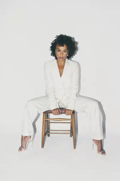 Nina Toussaint-White