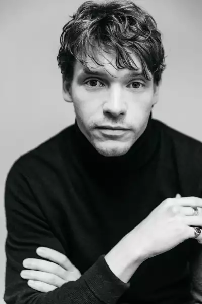 Billy Howle