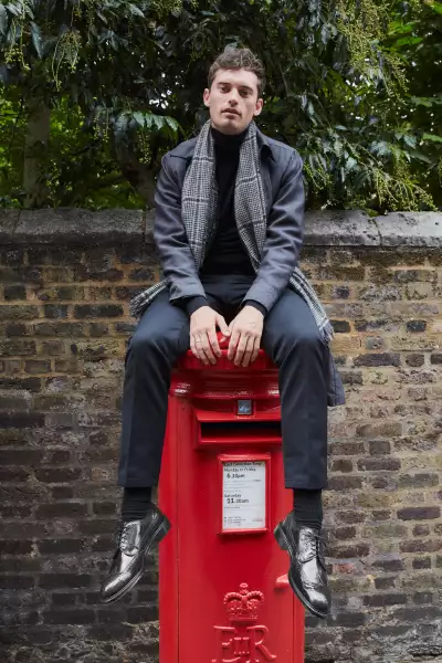 Cheaney AW22 Classic &ndash; Carlton in Black Bookbinder