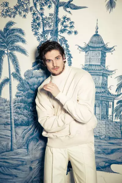 Daniel Sharman
