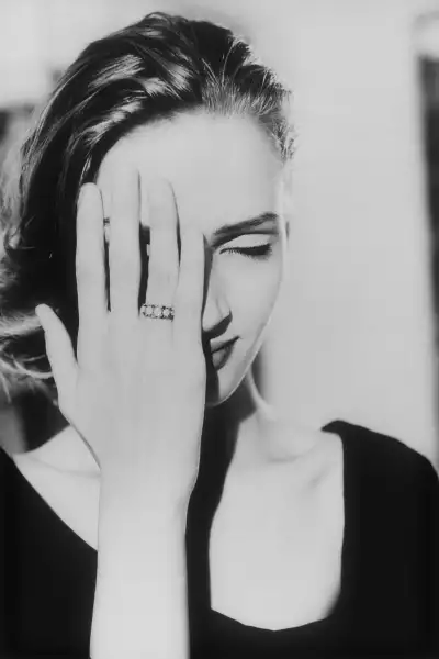 Uma Thurman, British Vogue, London, 1990