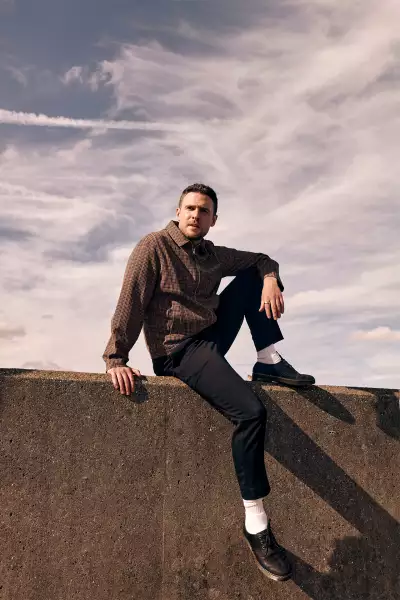 Iain De Caestecker