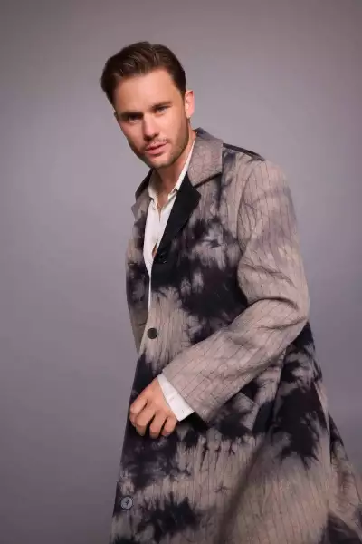 Jeremy Irvine