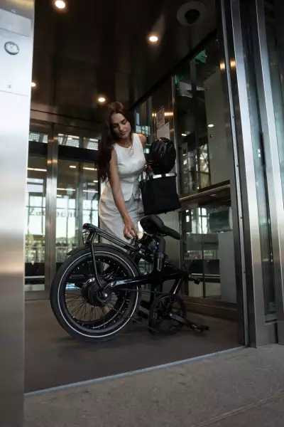 ADO Air Carbon Pro lightweight folding e-bike