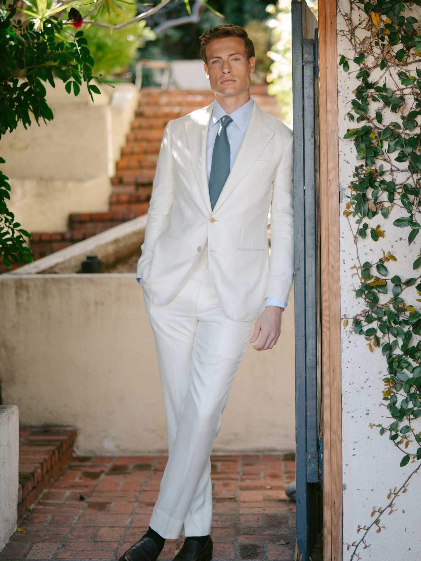Thom Sweeney SS25 collection white linen suit Thom Sweeney SS25 collection white linen suit