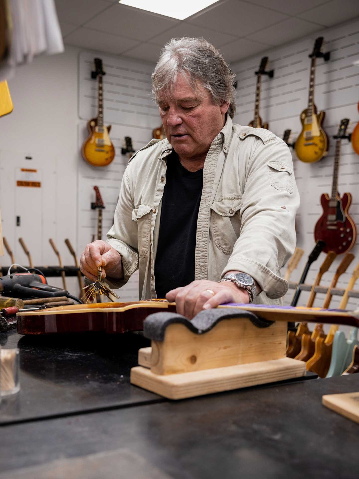 Ageing a Gibson guitar