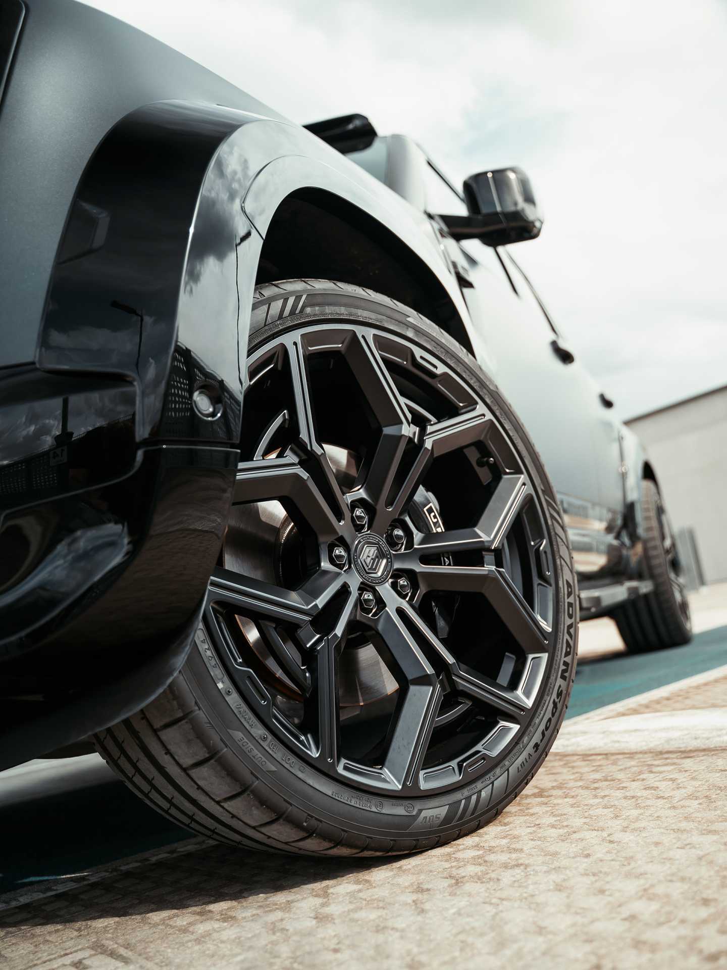 Urban Automotive Land Rover Defender