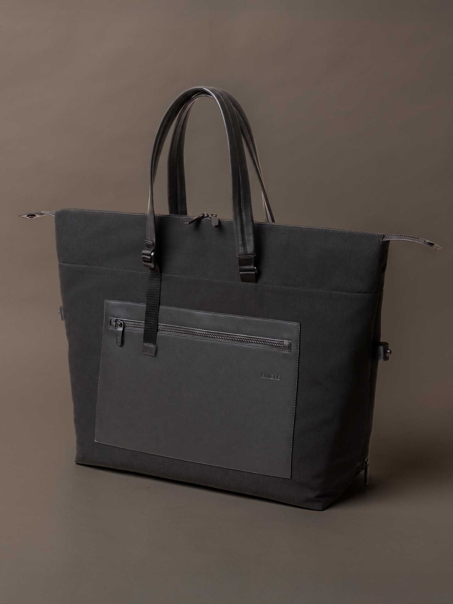 Emigr&eacute; Studio Tote Bag