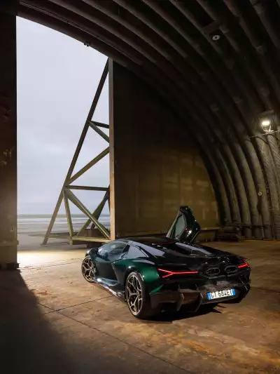Lamborghini Revuelto