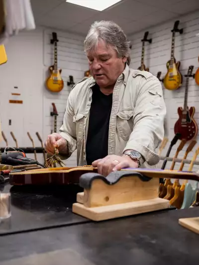 Ageing a Gibson guitar