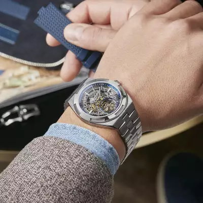 VACHERON CONSTANTIN Overseas Tourbillon Skeleton