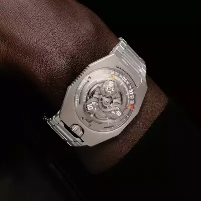 Urwerk UR-100V Magic T