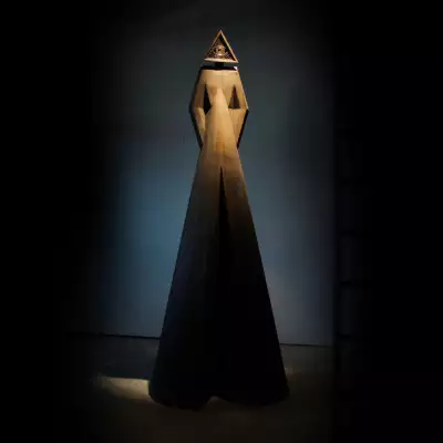 Mark Brazier-Jones sculptures