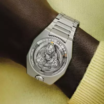 Urwerk UR-100V Magic T
