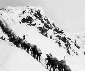 Gold-diggers in Alaska climbing up the Chilkoot pass on the way to Klondyke