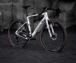 Ribble’s range-topping Stone Edition is fitted with expertly curated premium components, which combine top-tier performance with weight-saving characteristics to further enhance the Gravel SL’s gravel credentials