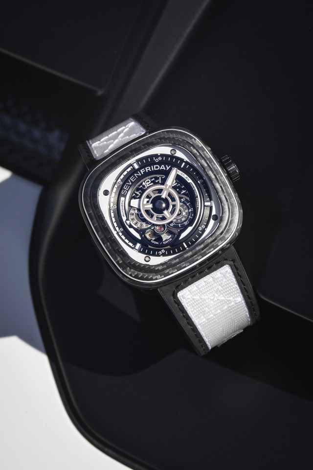 SevenFriday P3C/07 White Carbon SevenFriday P3C/07 White Carbon