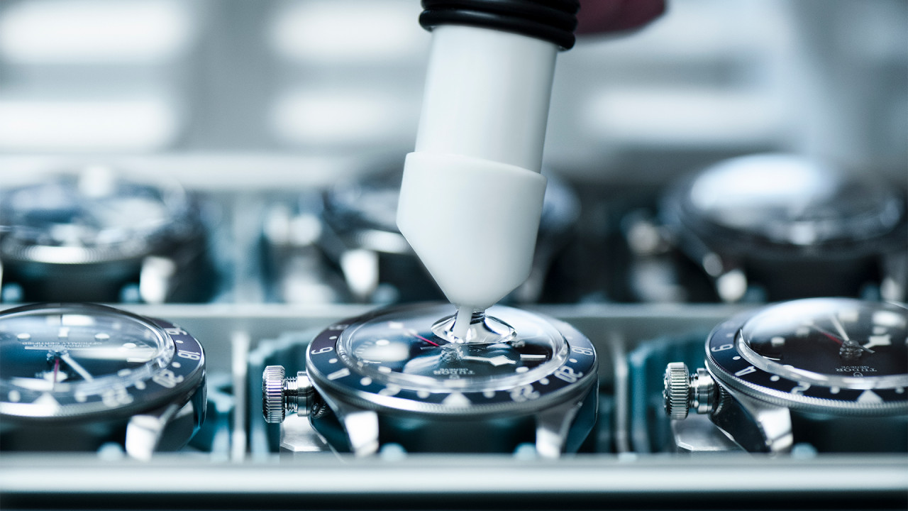 Tudor Watches water pressure test Tudor Watches water pressure test