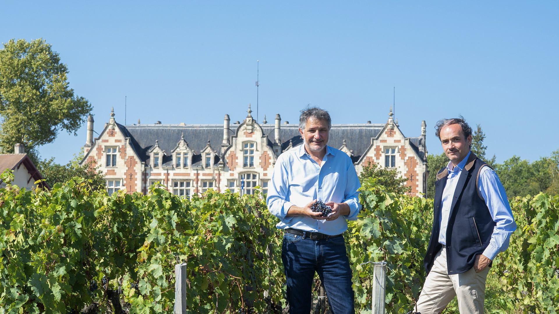 Tristan Le Lous with Château Cantenac Brown winemaker José Sanfins Tristan Le Lous with Château Cantenac Brown winemaker José Sanfins
