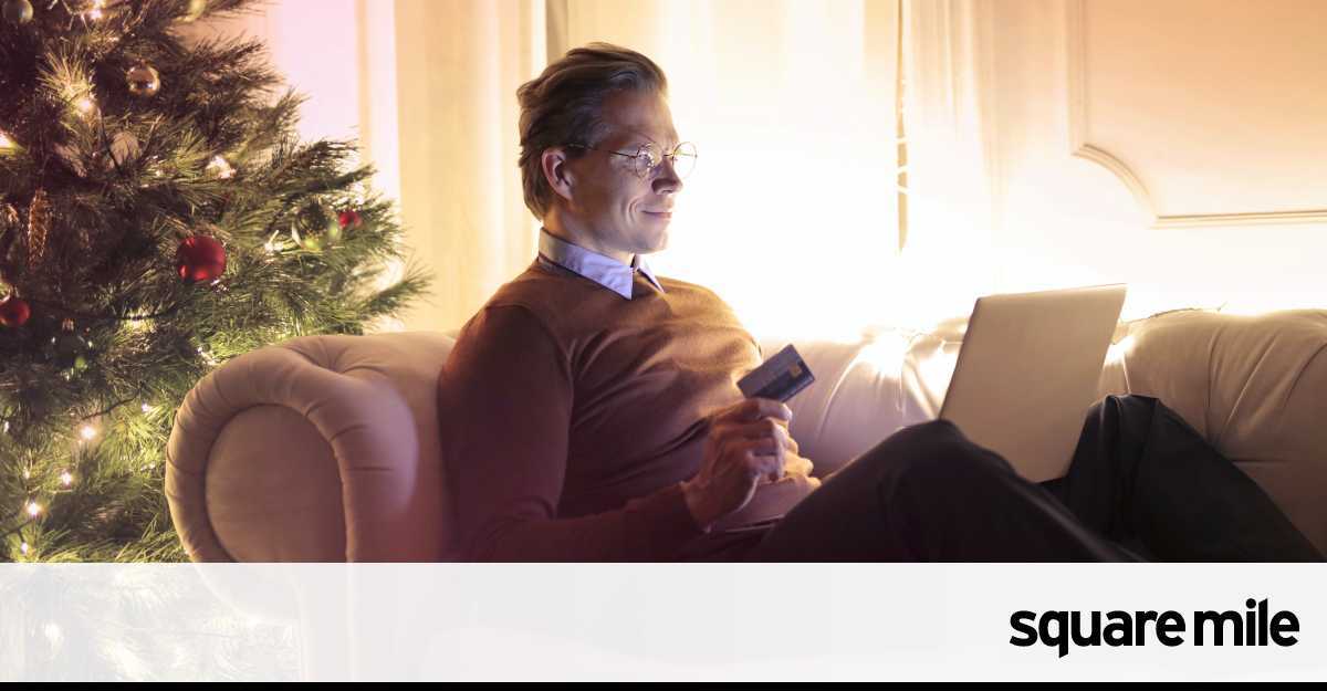 Financial district fashion: Christmas savings tips - Vimarsana News