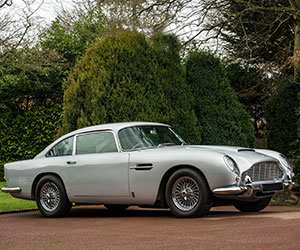 Aston Martin DB5 goes up for auction